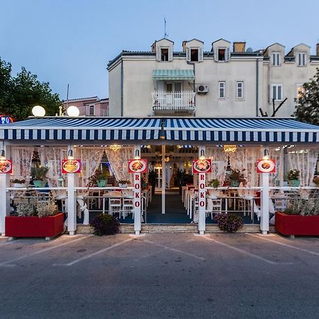 Apartments Elizabeth Биоград на Мору Екстериор снимка