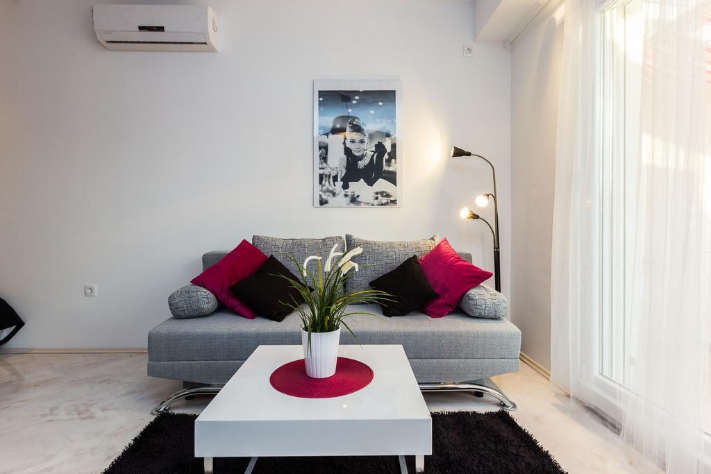 Apartments Elizabeth Биоград на Мору Екстериор снимка